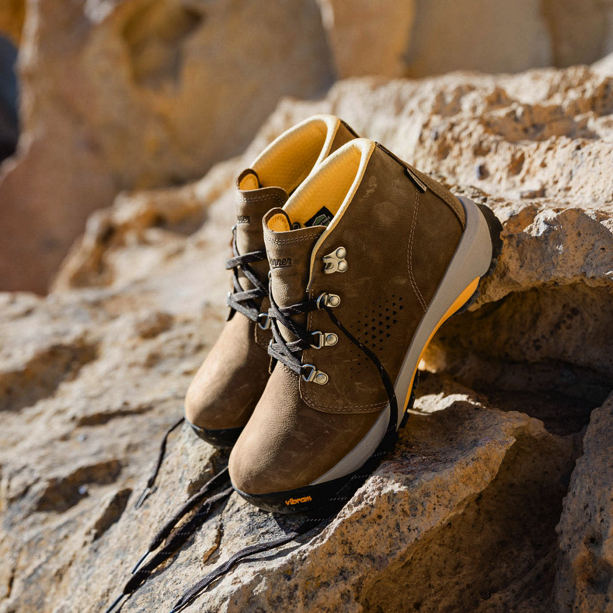Women's Inquire Chukka 4" Kangaroo Brown/Coffee Bean