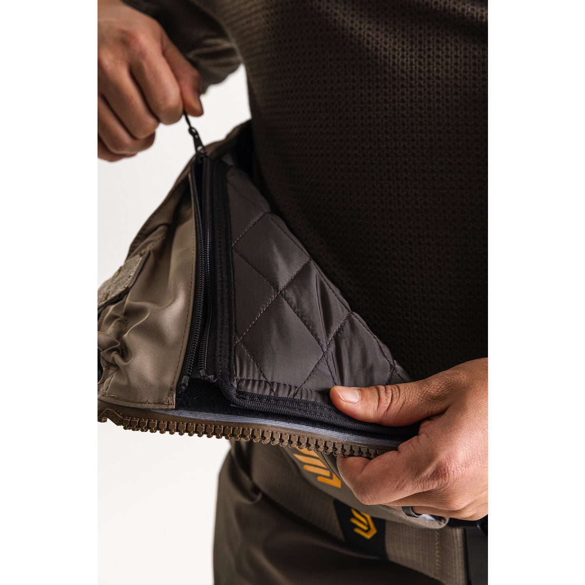 Men's Alpha Agility Select Zip Brown 1600G
